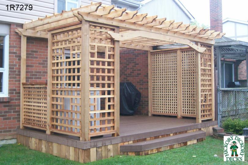 Deck Plan #1R7279 DIY Deck Plans Low, single level deck with privacy screens and a pergola (#1R7279). - Deck Plan #1R7279 DIY Deck Plans